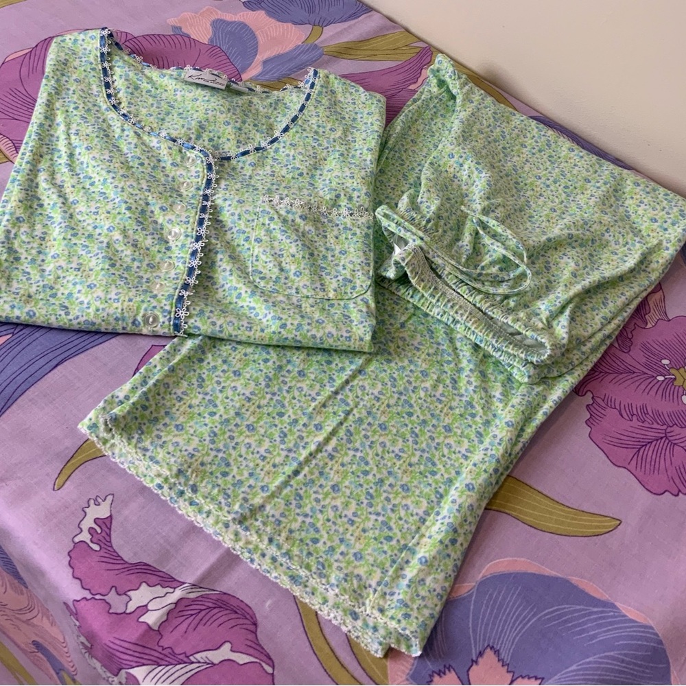 NWOT Kim Rogers 2 Pz Pajamas Set Pants & Top Green/White with Embroidered